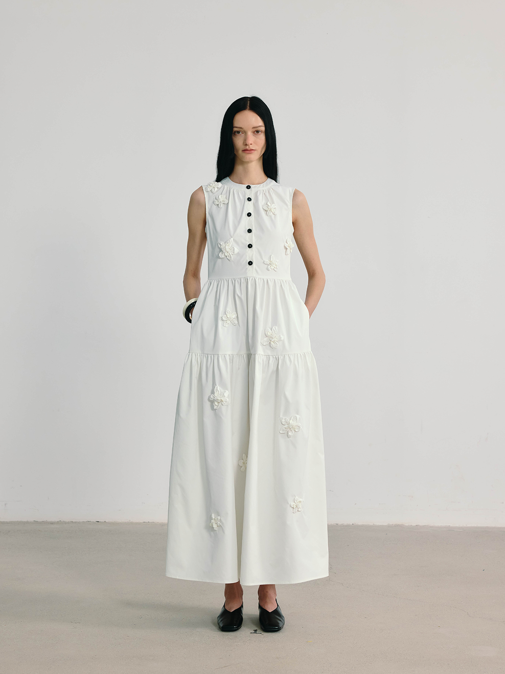 White Sleeveless Dress